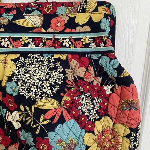 Vera Bradley Happy Snails Kiss Closure Shoulder Bag Purse, Great Condition RETIR - Picture 3 of 4